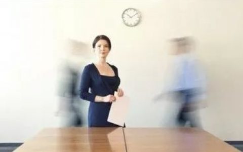 高薪、美女、套路……揭秘大学生外汇交易初体验