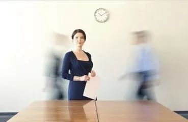 高薪、美女、套路……揭秘大学生外汇交易初体验