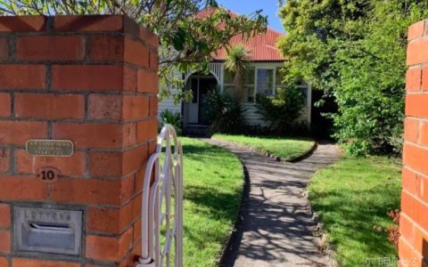 套牌平台LT MARKETS官宣地址：墨尔本郊外的农家小院