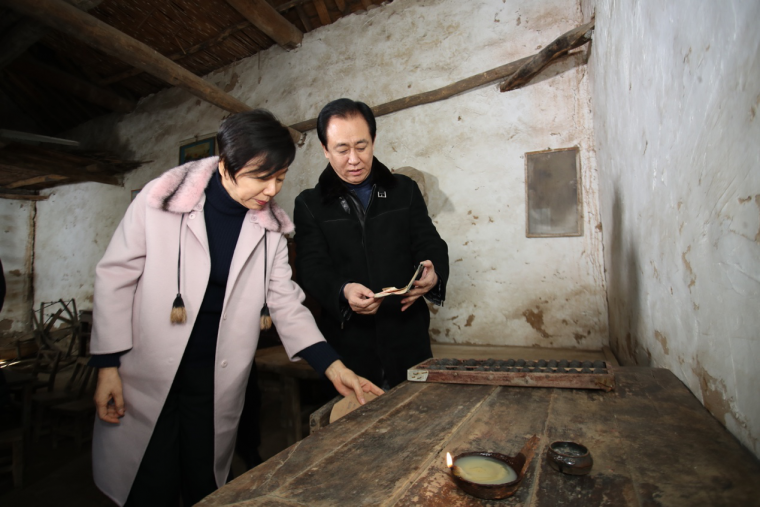 神秘贤内助首次公开露面 许家印夫妻情深成恒大员工楷模