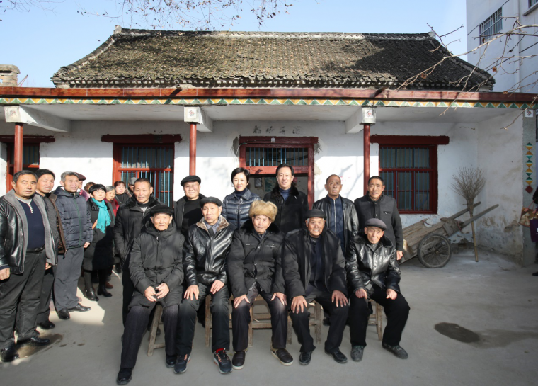 神秘贤内助首次公开露面 许家印夫妻情深成恒大员工楷模