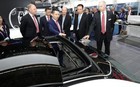 联手15位世界顶级造型设计大师，许家印为恒驰打造逆天颜值！