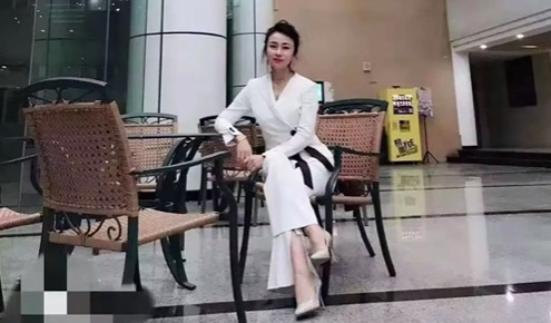 清华经管学院美女老师王海涛 以合伙人身份加盟人人链