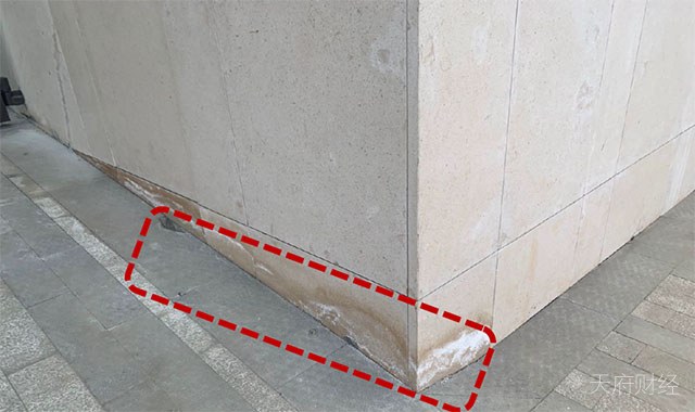 业主控诉成都北大资源楼盘：房子有贯穿性裂缝、电梯渗水，“敢验房，会被打的”！