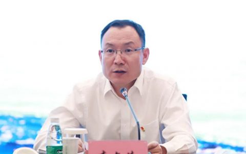 川发展昨日召开干部大会 宣布主要领导调整任命文件