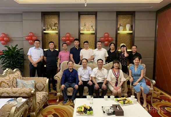 抓住成都东进新机遇，为东区建设贡献力量，成都房产开发协会召开房企座谈会