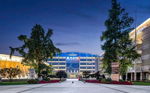 法院执行、股权冻结、评级下调 蓝光发展债务违约规模继续滚雪球