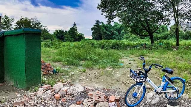 繁华VS荒凉，成都光华大道“真空地带”下的城市奇观