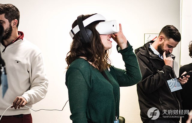 苹果、谷歌、亚马逊、微软角逐，脸书押注元宇宙的机遇与挑战分析