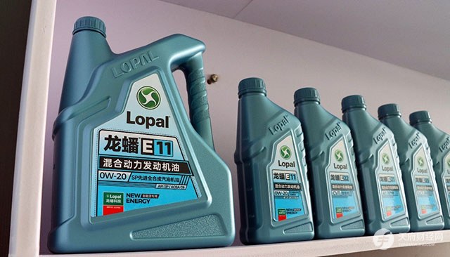 疯狂发力磷酸铁锂产业 龙蟠科技在手资金逐渐枯竭长短期借款超15亿