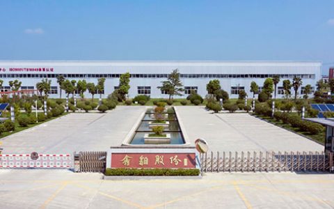 鑫铂股份经营现金流失血，应收账款高企，铝价暴涨或损市场份额