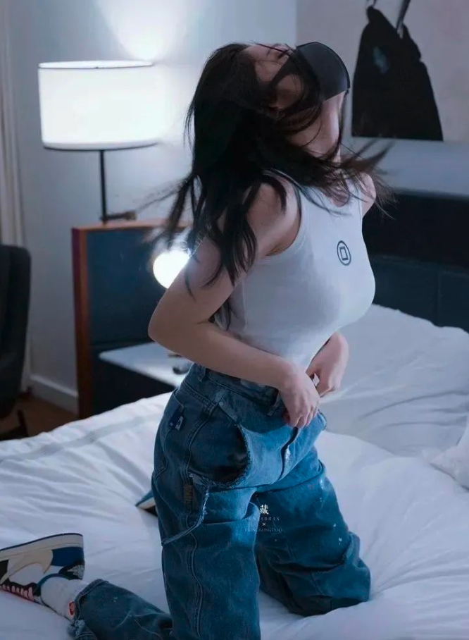 玩偶姐姐“炒币”24小时亏损130万！网友惊呼：“这是要复出了”？