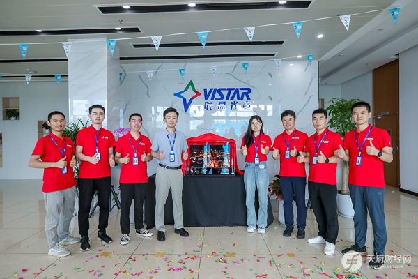 首款P0.5 TFT基无边框Micro-LED拼接屏发布会隆重举行