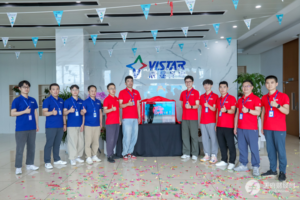 首款P0.5 TFT基无边框Micro-LED拼接屏发布会隆重举行