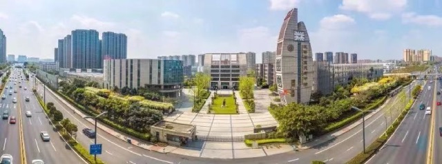 越秀·湖与白｜树德领办九年制教育，填补怡心湖教育拼图