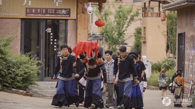 穿越百年！大石板古村“真·沉浸式婚礼”上线