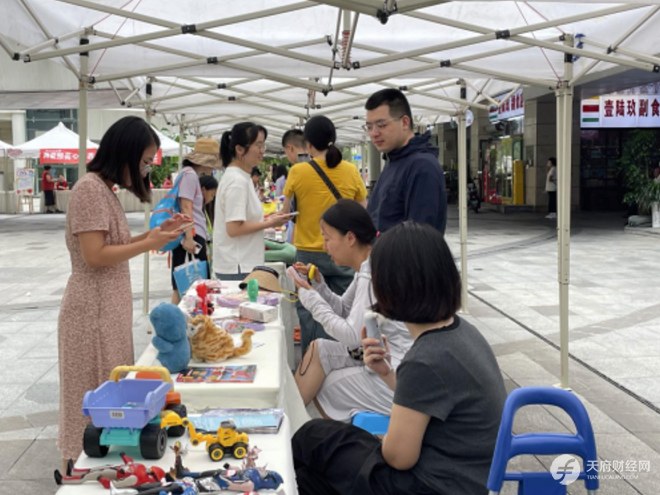 “向阳花开” 童创集市欢乐启幕，助力流动儿童融入社区