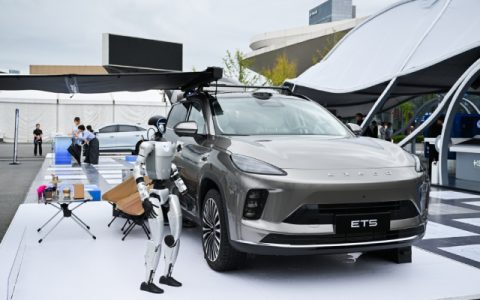 成都车展亮点速递：星途ET5优雅登陆地平线快闪活动，高阶辅助驾驶体验引围观