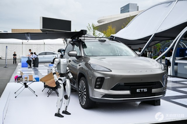 成都车展亮点速递：星途ET5优雅登陆地平线快闪活动，高阶辅助驾驶体验引围观