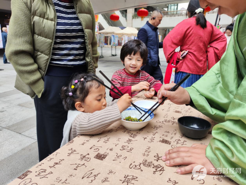 锦外闹元宵 童画映团圆 锦绣映画元宵民俗游园会让传统年味绽放在蓉城
