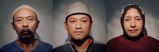 接受 Worldcoin Orb扫描的村民