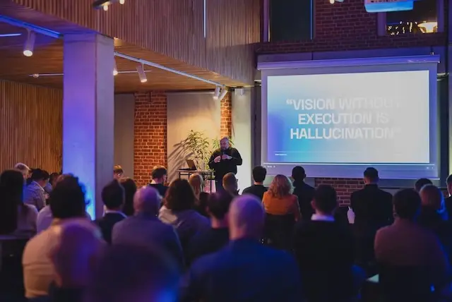 Web3是AI天然的经济搭档：专访Draper University生态发展副总裁Chris Joannou